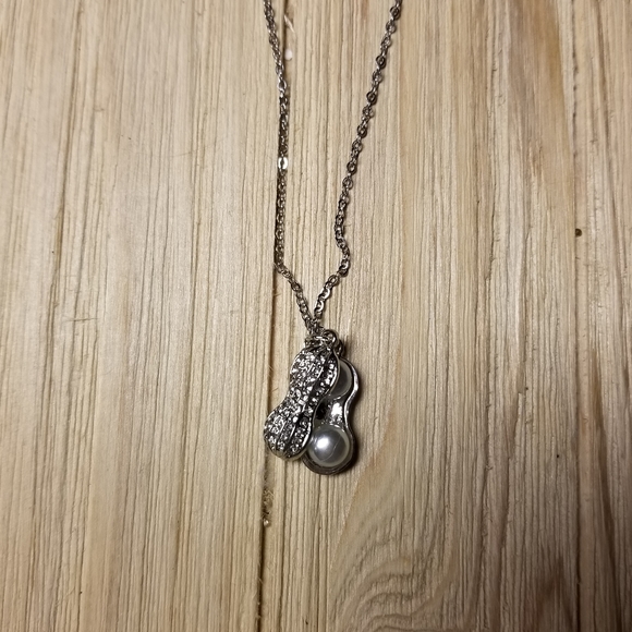 🥜🥜Pretty Peanut Necklace with Freshwater Pearls inside in SILVER Plating - Picture 11 of 15
